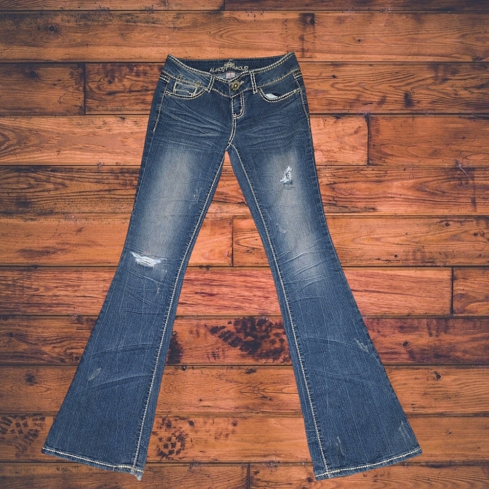 ALMOST FAMOUS SIZE 1